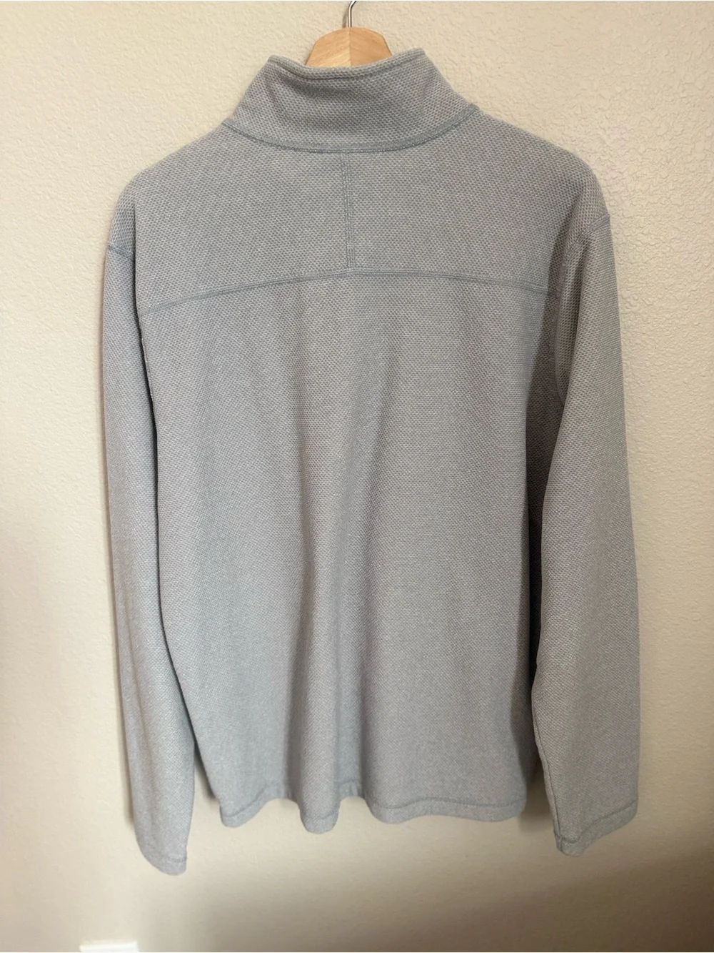 The North Face Men’s Light Gray Quarter-Zip Pullover Sweatshirt Jacket